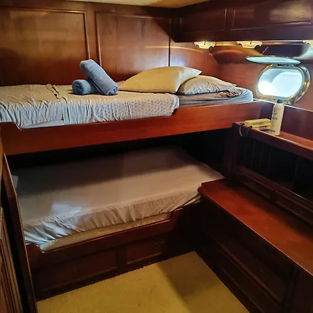 بوتيل Amazing Boat To Sleep In Barcelona