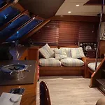 Ботель Amazing Boat To Sleep In Barcelona