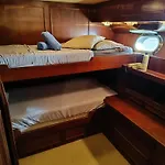 Ботель Amazing Boat To Sleep In Barcelona