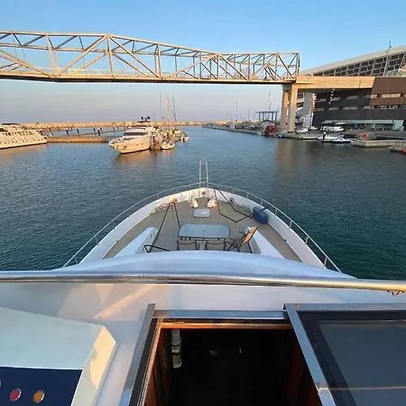 Amazing Boat To Sleep In Barcelona Ботель Сан-Адриан-де-Бесос