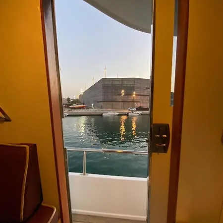 Amazing Boat To Sleep In Barcelona *