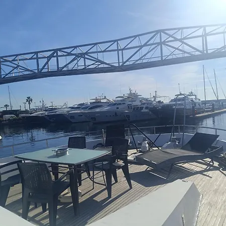 بوتيل Amazing Boat To Sleep In Barcelona *