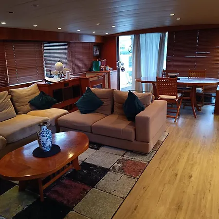 Amazing Boat To Sleep In Barcelona Ботель Сан-Адриан-де-Бесос