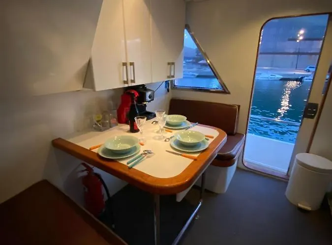 بوتيل Amazing Boat To Sleep In Barcelona سان أدريان دي بيزوس