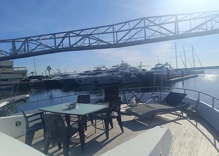 بوتيل Amazing Boat To Sleep In Barcelona *